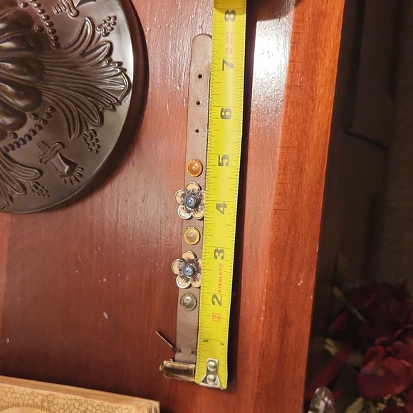 BOTTEGA VENETA STERLING SILVER FLOWER & FINE LEATHER BRACLET - Picture 7 of 7